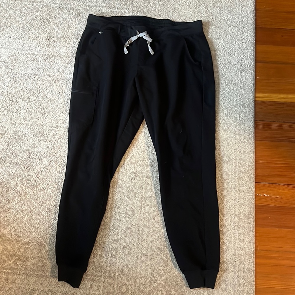 Figs Zamora black joggers TALL